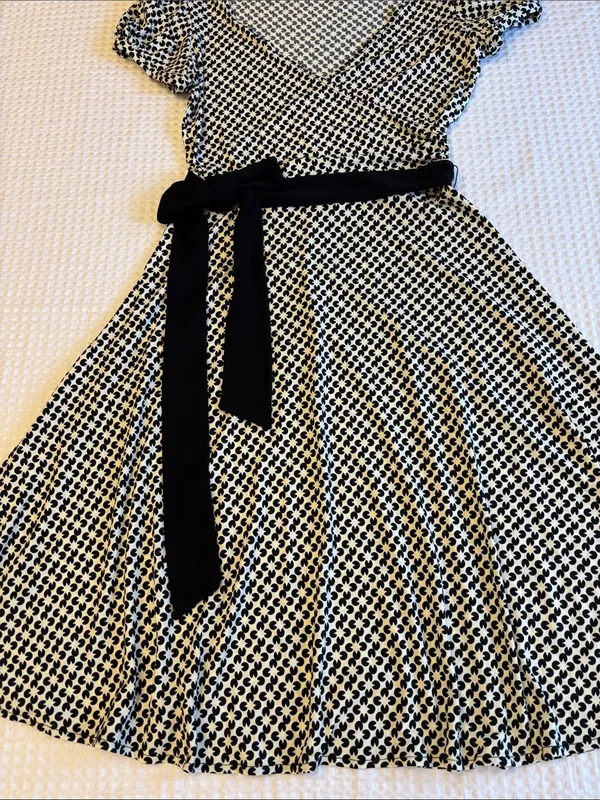London Times Size 8 Black White Printed Midi Wrap V-Neck Fit & Flare Dress Belt - Image 6