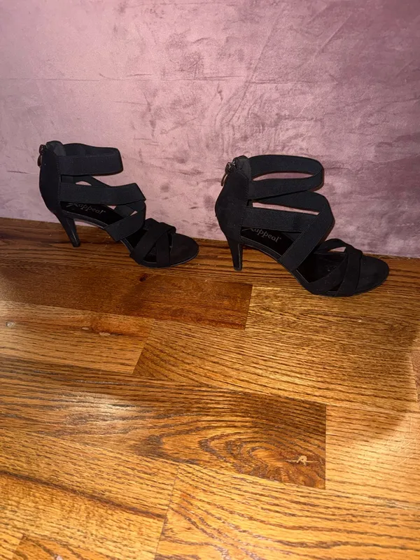 Black suede strappy heels Size 7 - Image 3