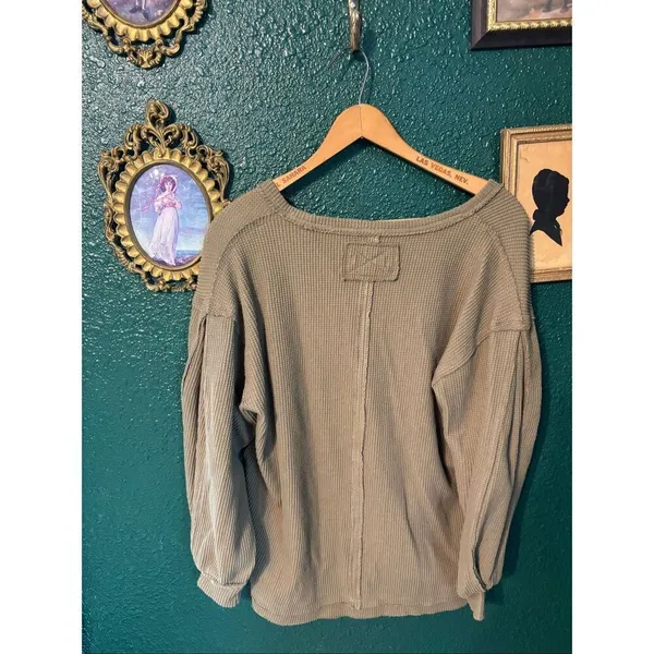 Free People Green Loose Fit Thermal Long Sleeve Sz XS - Image 4