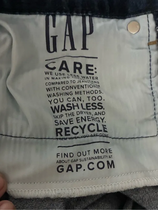 GAP 70's High Rise Flare Jeans in Dark Wash 28 - Image 13