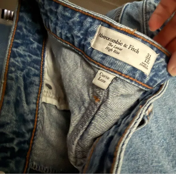 Abercrombie Curve Love High-Rise Jeans - Image 3