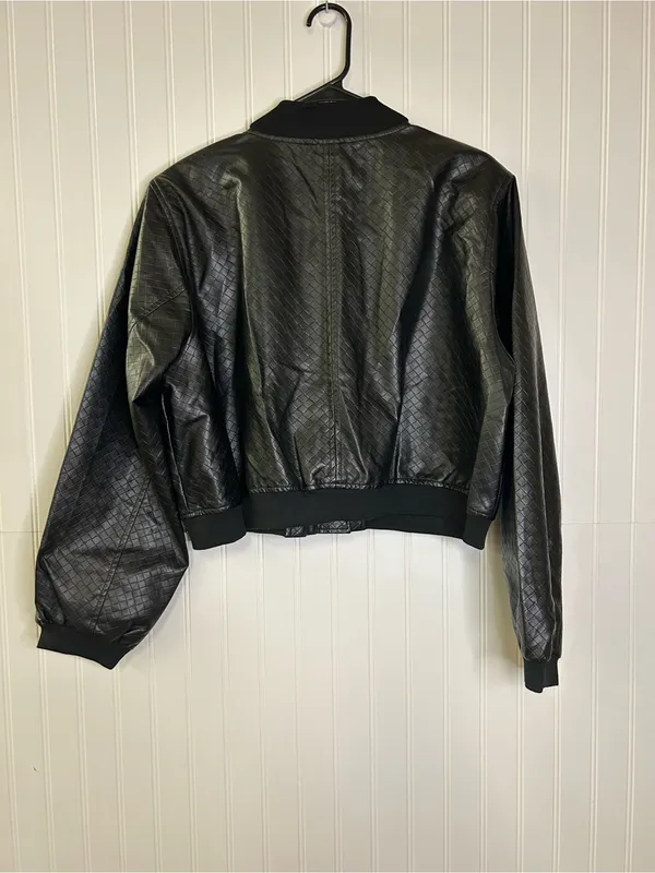VICI Black Quilted Faux Leather Cropped Bomber Jacket Size Large - Image 5