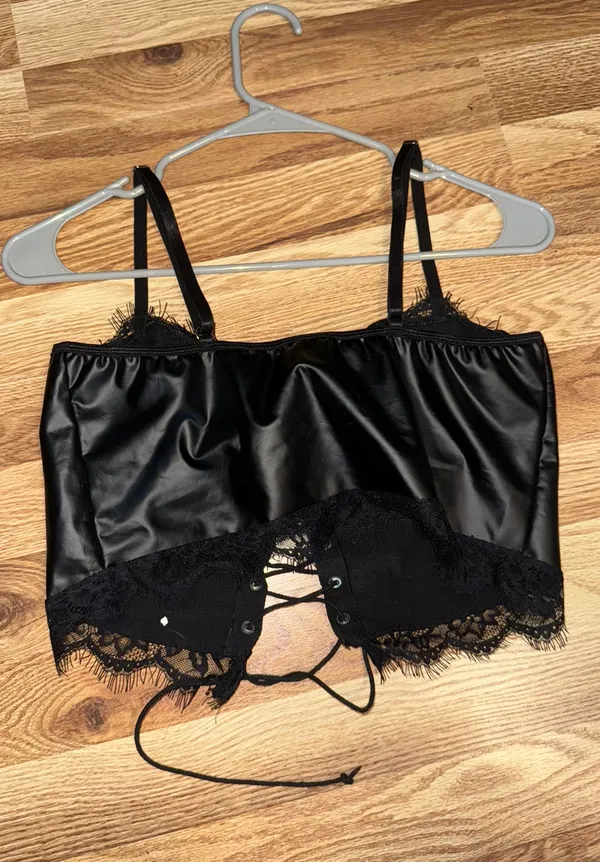 Pleather Top Size L - Image 2