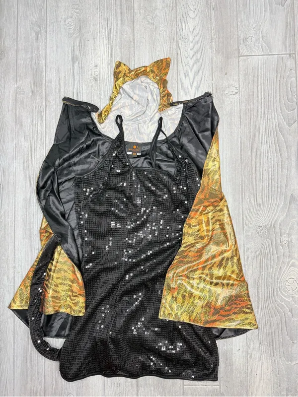 Nwt musical legs cat halloween costume cosplay with black dress and cape m/l - Image 4