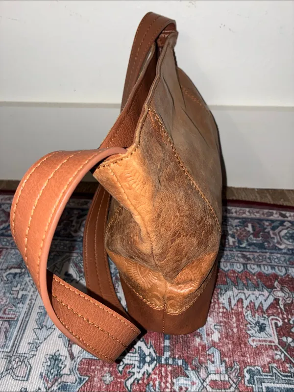 The Sak Tan Light Brown Tooled Leather Shoulder Bag Purse - Image 4