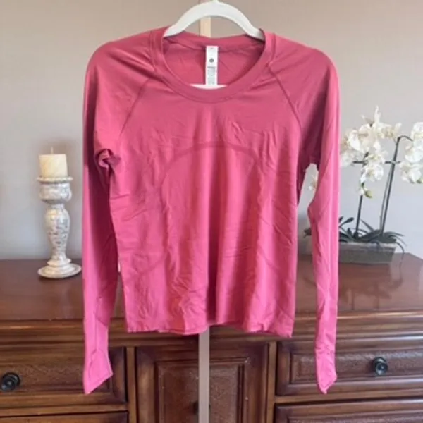 Lululemon Swiftly Tech Long-Sleeve Shirt 2.0 Waist Length Desert Red Size 8 - Image 2