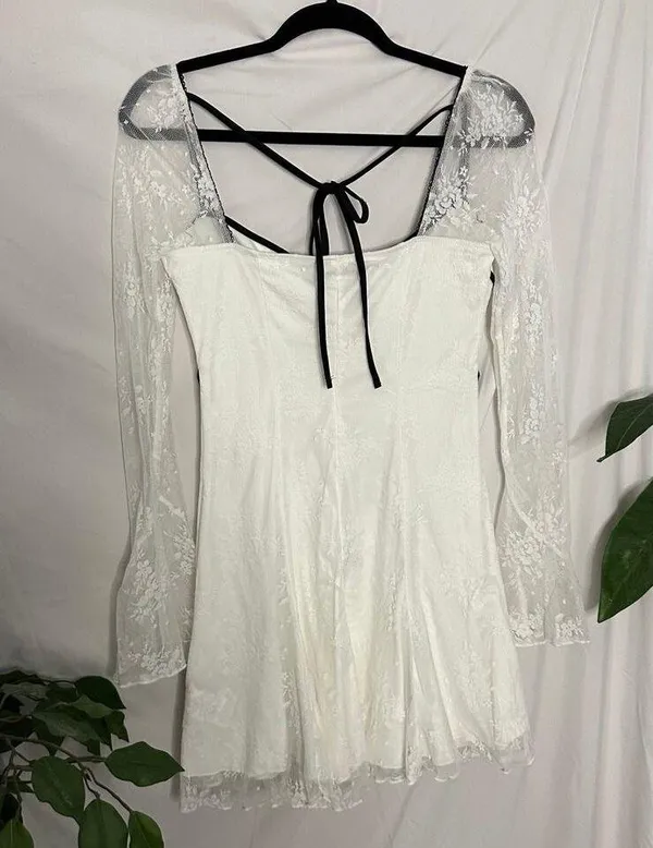 Lace Black And White Contrast Color Ruffled Hem Mini Dress - Image 3