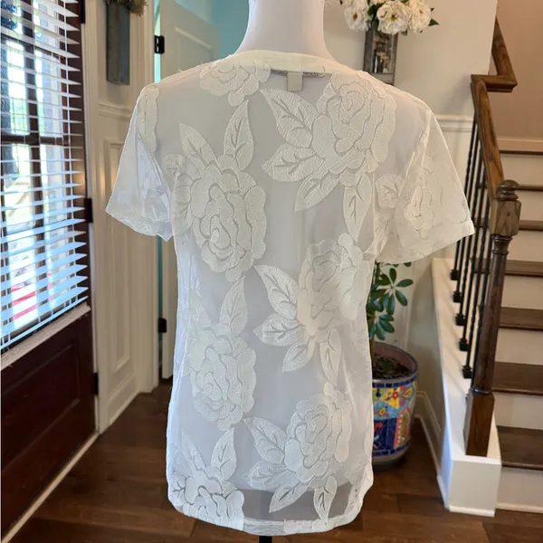 Gypsies & Moondust NWOT White Floral Lace Tee - Image 2