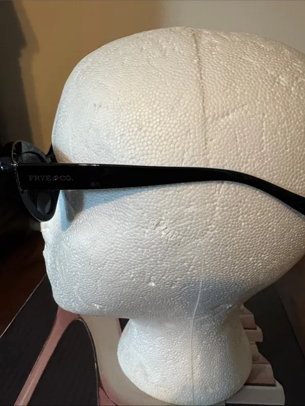 Frye Women's Black Cat-Eye Sunglasses - Image 3
