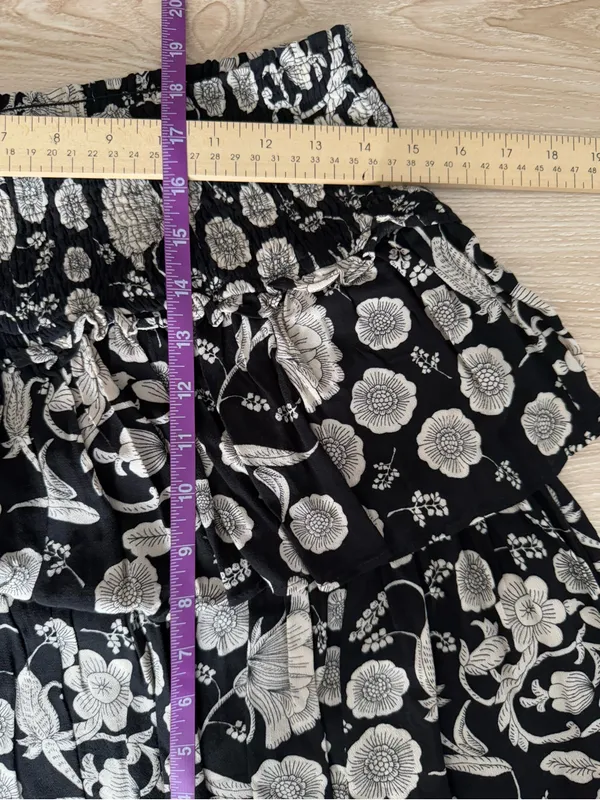 Anthropologie Medium Somerset Mini Skirt Black Beige Floral Tiered Flowy Boho - Image 5