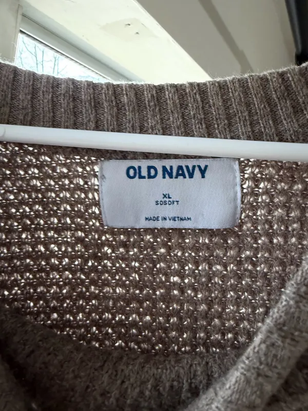 Old navy sweater  - Image 2