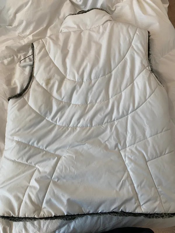 Reversible White And Fur Vest Size M - Image 4