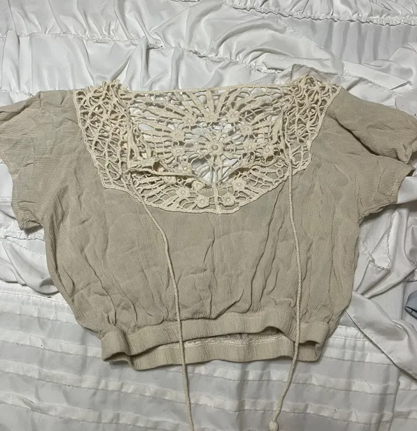 Charlotte Russe Cropped Top - Image 2
