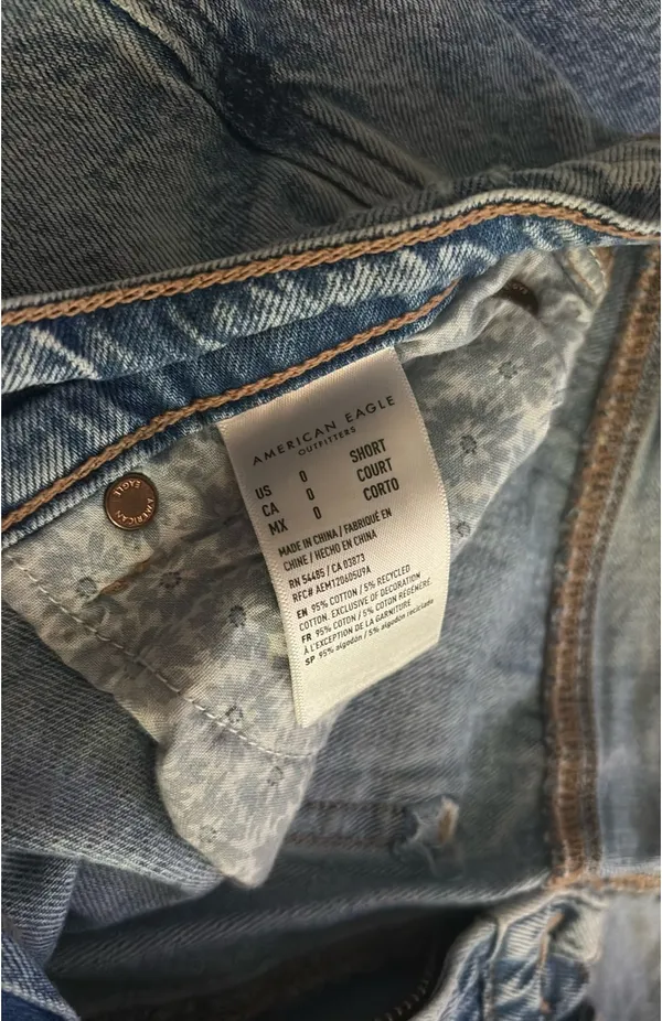 American Eagle Ripped Jeans - Image 3