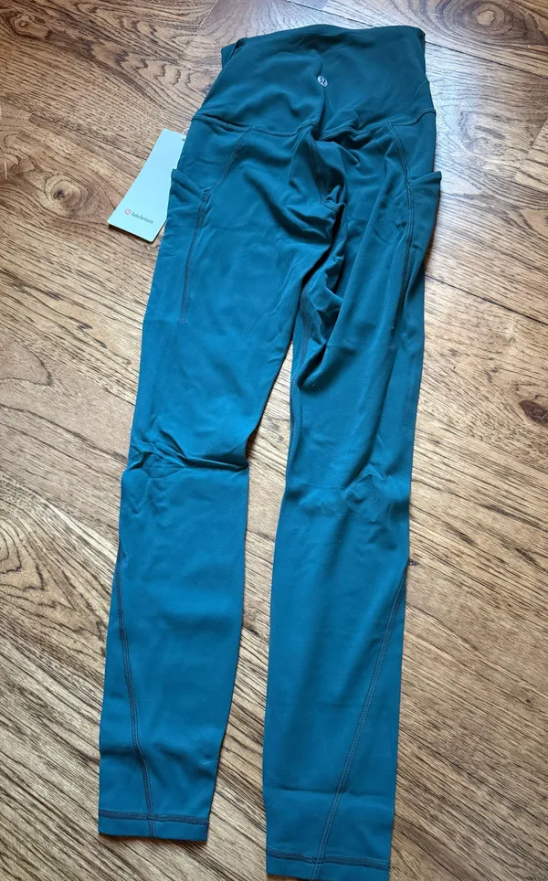 Lululemon BRAND NEW SOLD OUT leggings - Image 4