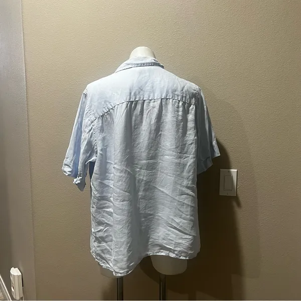 Lauren Ralph Lauren light blue linen short sleeve blouse - Image 6