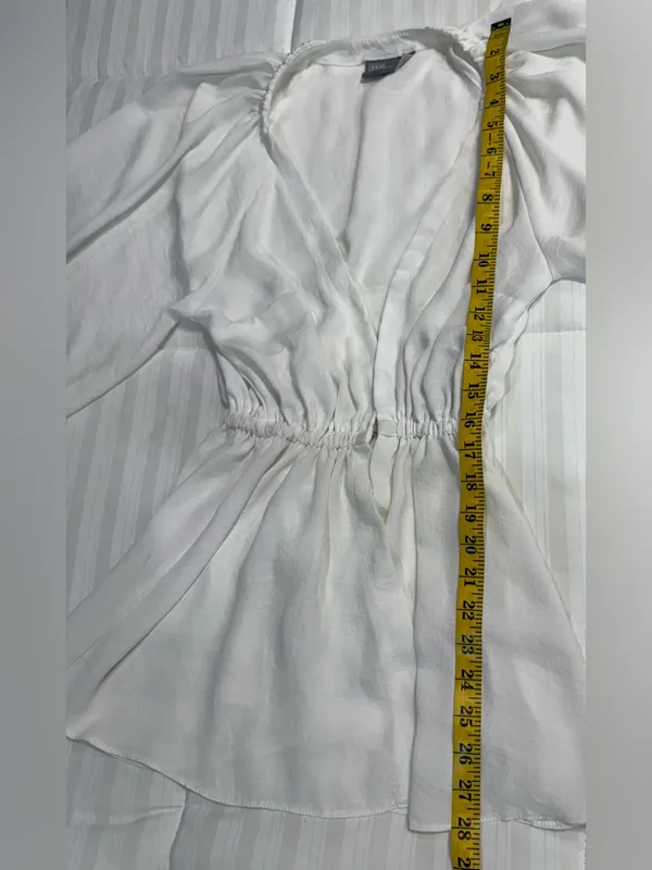 ASOS white solid v neck ballon sleeve blouse. Elastic waist. Size 6 - Image 8