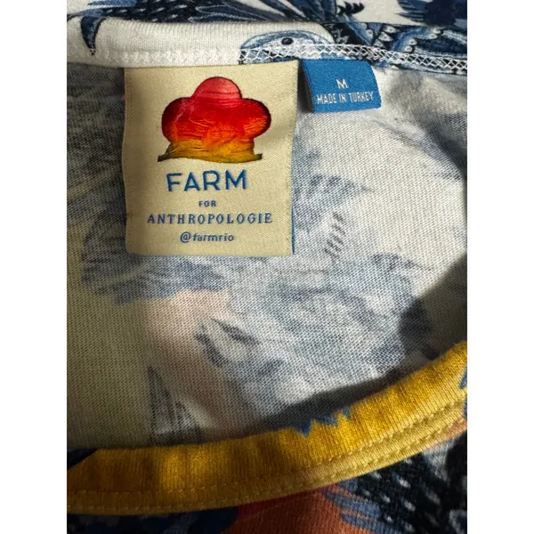 Farm Rio for Anthropologie Aves Graphic Tee Rainbow Macaw Floral Size Medium - Image 4