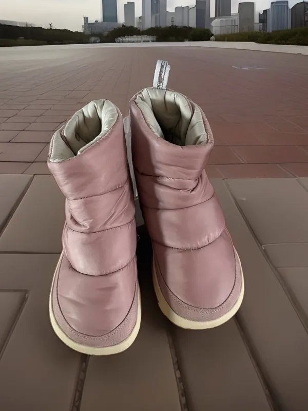 Merrell Women's Size 7 Hut Moc 2 Quilted mid-top puff boots. Adobe Rose. NWT - Image 4