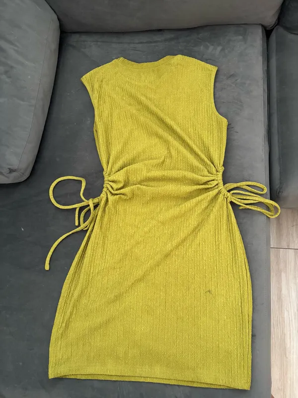 Amazon Green Festival dress - Image 3