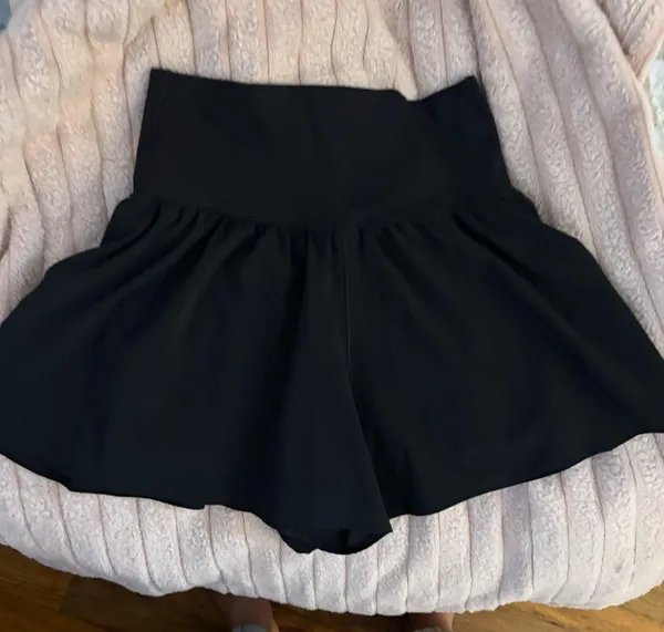 OFFLINE by Aerie Shorts Crossover - Image 2