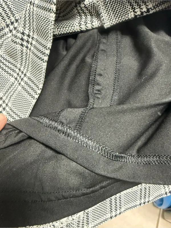 H&M Black and White Plaid Short Sleeve Midi Dress - Image 4