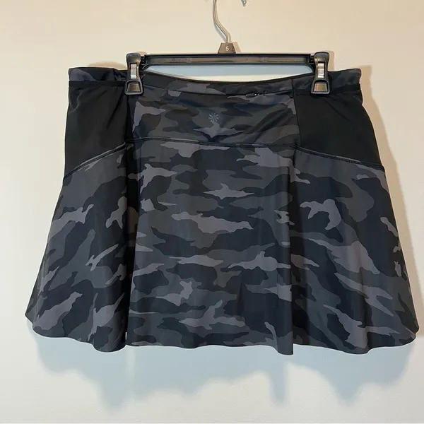 Athleta‎ Match Point Printed Skort Camo Black Gray Large - Image 6