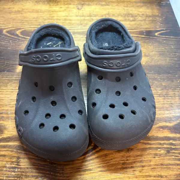 Crocs Black Fur Lined‎ Clogs Size Women 6 - Image 3
