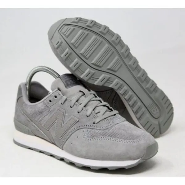 ✨New Balance® 696 Runner Suede Grey Sz 9 Sneakers✨ - Image 4