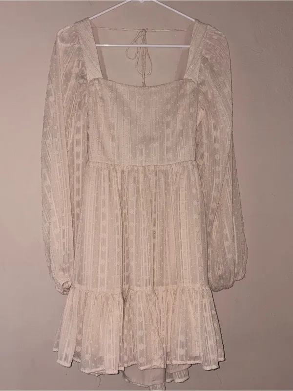 Lulu’s ‘Only you & I” cream long sleeve tie back dress S - Image 4