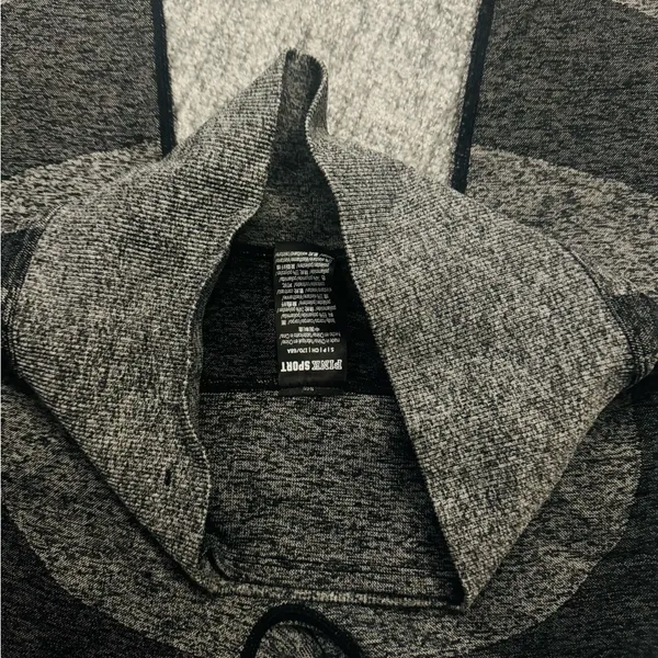 Tek Gear Gray and Black Athletic Top - Image 2