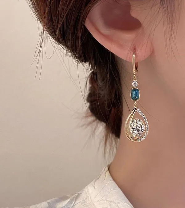 18K Gold Plated CZ Cubic Zirconia Teardrop Shape Dangle Drop Earrings for Women - Image 4