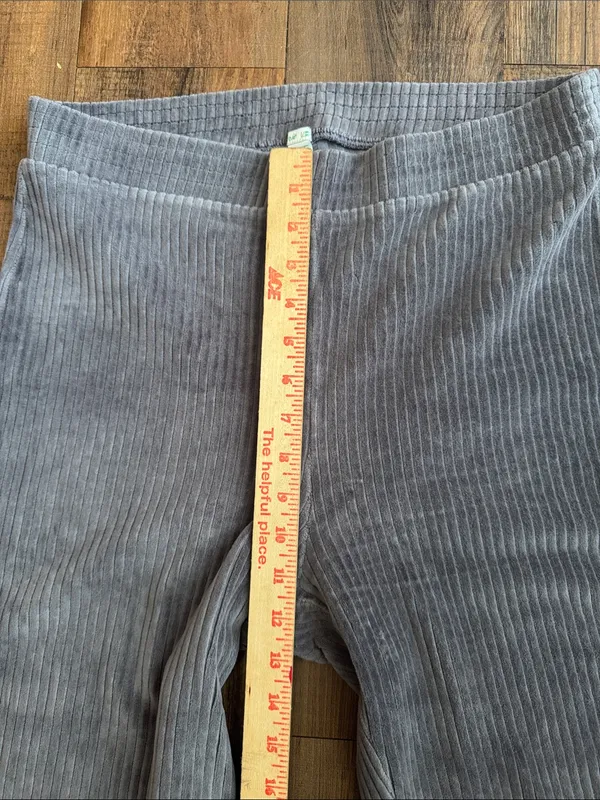 Aerie grey ribbed corduroy flare pants with an elastic waist - Image 7
