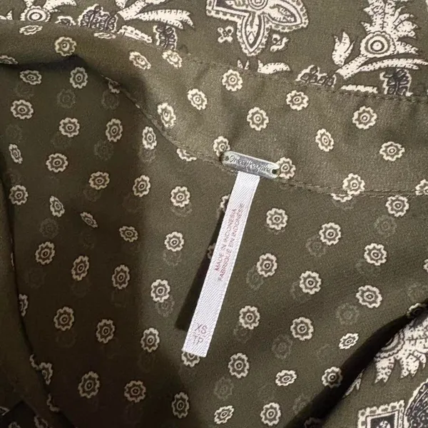 Free people size xs Green button up long‎ sleeve blouse with paisley design - Image 2