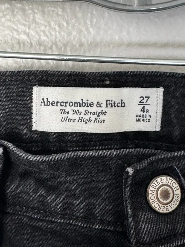 Abercrombie & Fitch Ultra High Rise 90s Straight Jean Black Size 27 / 4 - Image 5