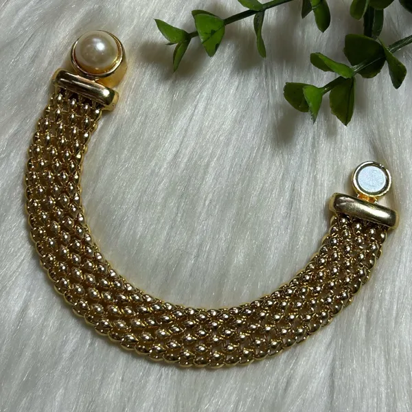 Vintage faux pearl popcorn chain magnetic closure gold tone bracelet - Image 4