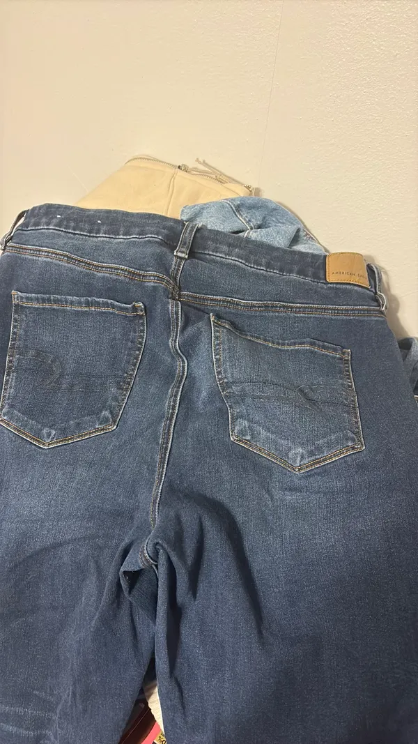 American Eagle Jeans - Image 4