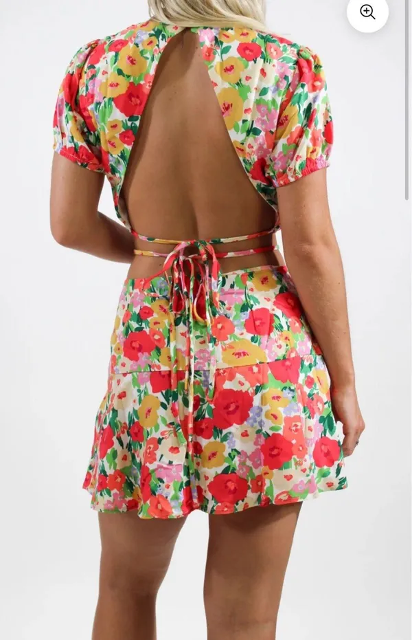 Le lis Tie Back Floral Top NWT - Image 5