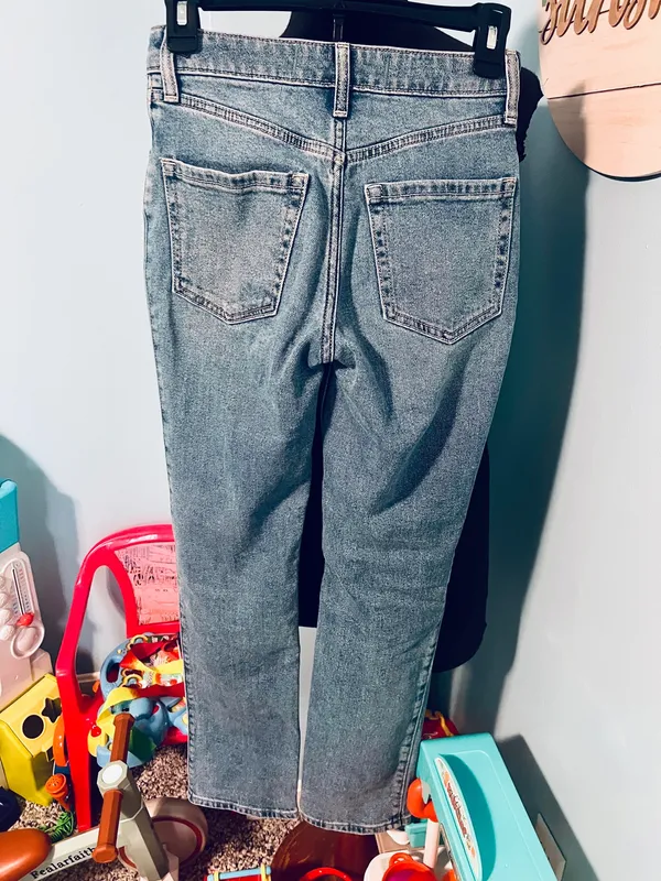 Hollister High Rise Straight Jeans, Size 000R/23 - Image 2