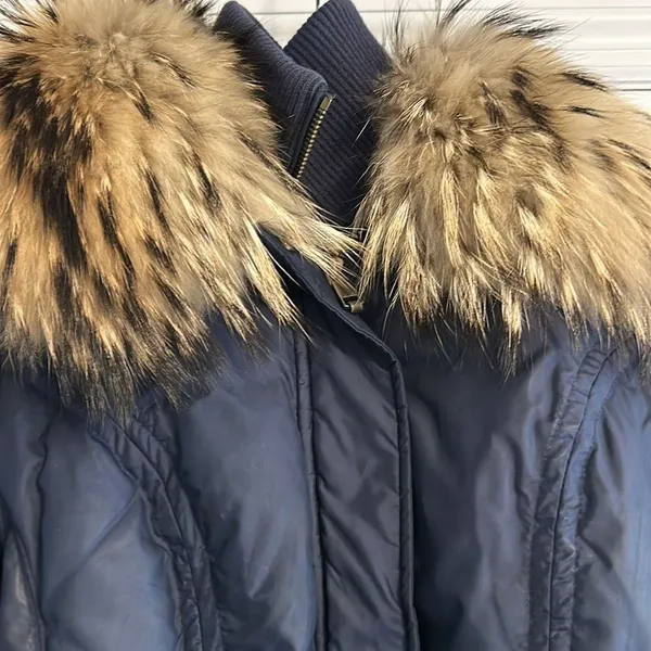Andrew Marc Women’s Navy Blue Long Puffer Coat Hood Raccoon Fur Belted Waist XS - Image 3