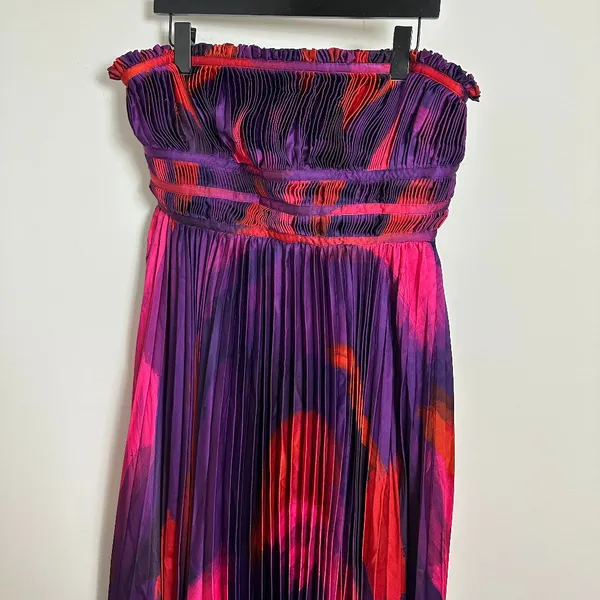 HUTCH Sabina Floral Tiered Plissé Gown in Purple Brushstroke Size US 6 - Image 5