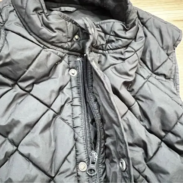 Gap Quilted Black Vest Women’s Small - Image 5