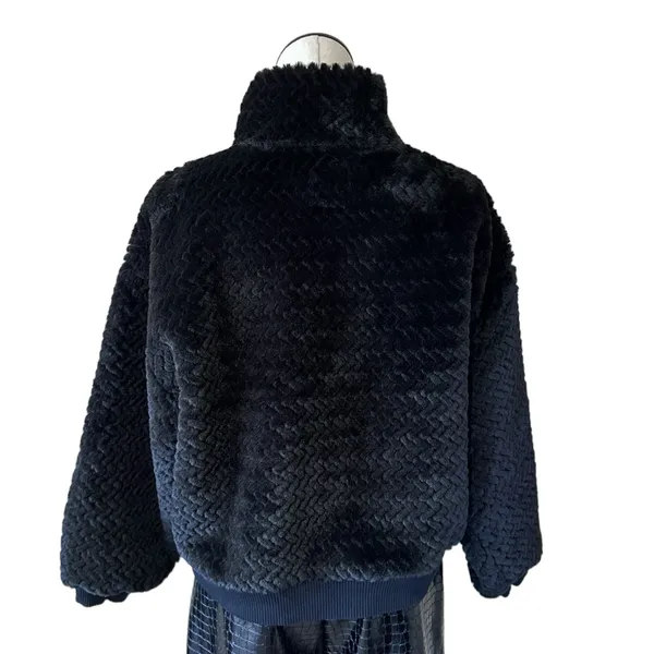 NWOT Abercrombie & Fitch Black 1/4 Zip Faux Fur Sherpa Heavyweight Jacket - Image 5