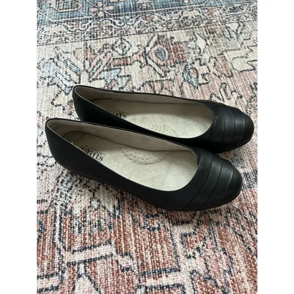 Cliffs by White Mountain Clara Flats Classic Black Women's Slip-On Ballet Shoes - Image 4