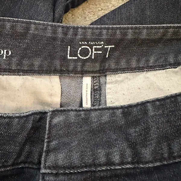 Ann Taylor LOFT - Modern Crop Jeans with Zipper Side Pockets - ADORABLE! - Image 2
