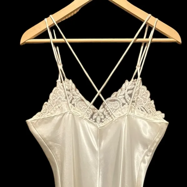 Lord‎ & Taylor Vintage Ivory Lace and Pearls Double Strap Nightgown Size Large - Image 11
