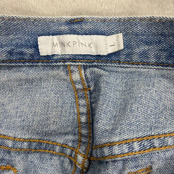MINKPINK High Waisted Distressed Denim Shorts Size Large - Image 6