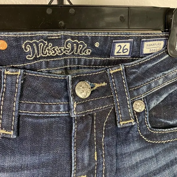 Miss Me Jeans‎ Women's Size 26 Signature boot cut Denim Embellished Pockets - Image 6