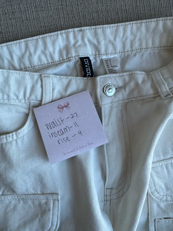 H&M cargo white shorts - Image 3