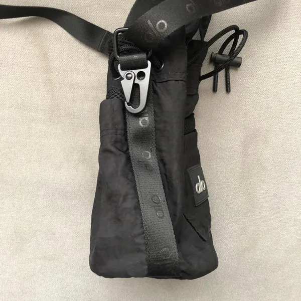 Alo Yoga Cross Body Bucket Bag Black - Image 7